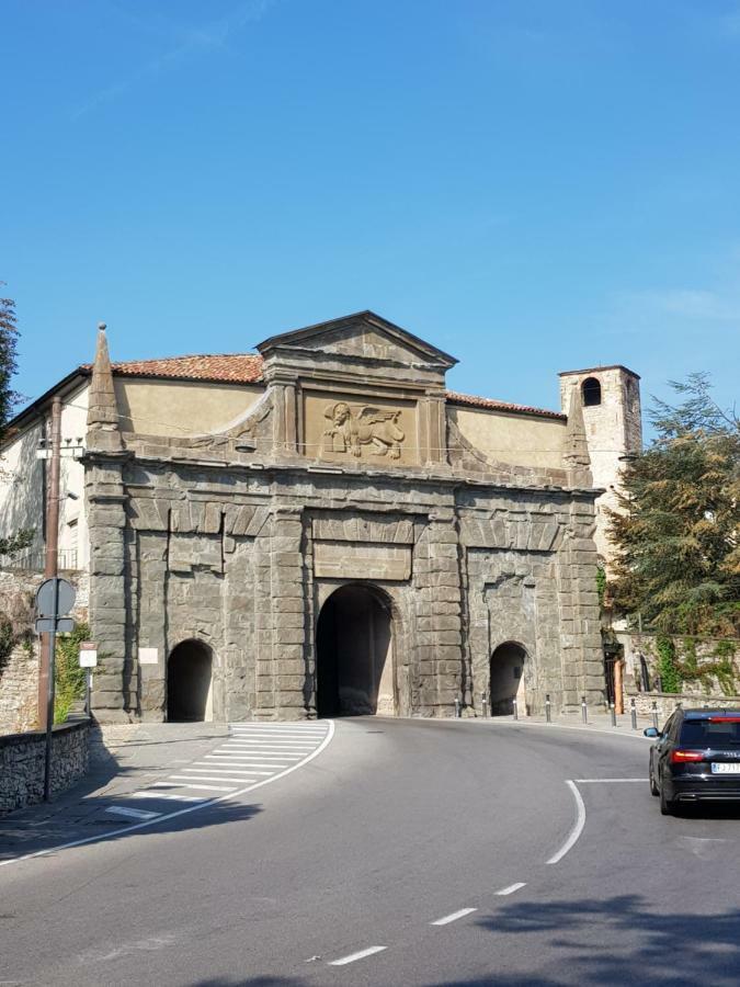 Charmerooms Palazzo Stampa แบร์กาโม ภายนอก รูปภาพ